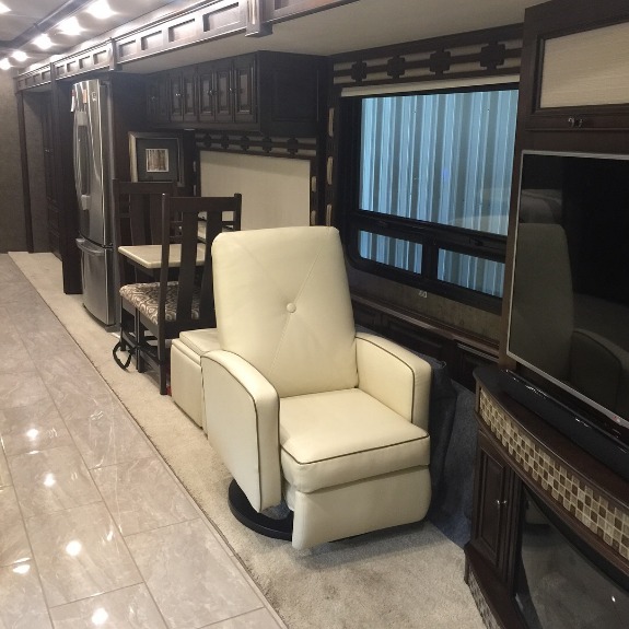 Used-2016-Winnebago-Ellipse-Itasca-42QD-Jackson-MS